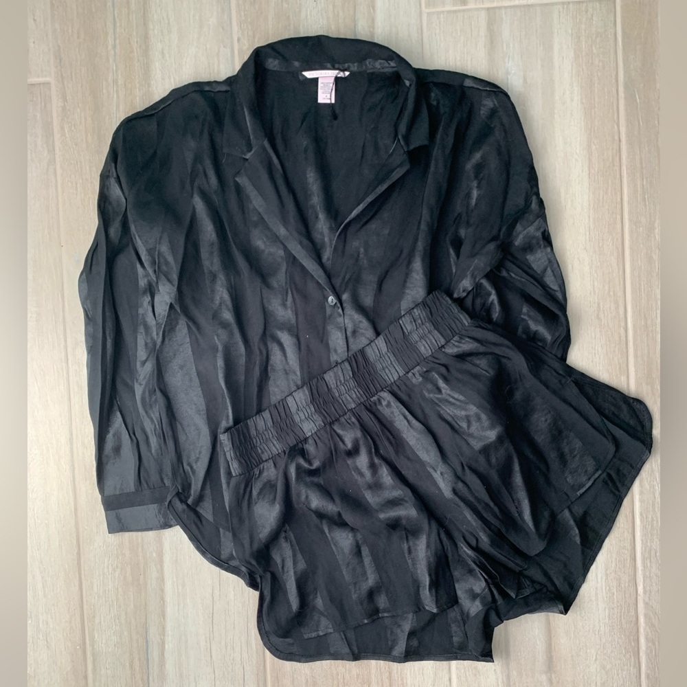 Like new Black Striped Victoria’s Secret silk pajama set sz M
